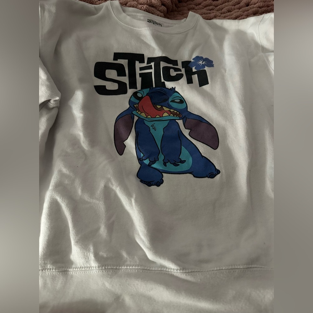 Disney Stitch Unisex XL Long Sleeve White Crewneck Sweatshirt - Picture 1 of 6